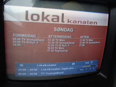 2014_05_09_HWI1_005.JPG
Lokalkanalen (Sendevirksamhede) mit Programmübersicht, DIGI TV 1 Øst, SFN Nakskov/Vordingborg, K58
Schlüsselwörter: TV Tropo Überreichweite UHF DVB-T DTT digital Dänemark Danmark UHF DIGI 1 Øst Lokalkanalen