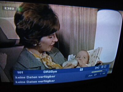 2014_06_27_HWI1_005.JPG
DR3 Syn (DR 3 mit Audiodeskription bei ausgewählten Sendungen), DIGI TV 2, SFN Nakskov/Vordingborg/Jaderup, K51
Schlüsselwörter: TV Tropo Überreichweite UHF DVB-T DTT digital Dänemark Danmark UHF DR3 Syn DR3SYN DIGI TV2 Storkøbenhavn Jyderup K51