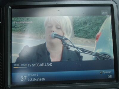 2018_07_30_HWI1_013.JPG
Sendesamvirket "Lokalkanalen" mit Beitrag des Anbieters "TV Sydsjælland", DIGI TV 1 Øst, SFN Nakskov/Vordingborg/Jyderup, K58
Schlüsselwörter: TV Tropo Überreichweite UHF DVB-T DTT digital Dänemark Danmark MPEG-4 DIGI DIGI1 Lokalkanalen Sendesamvirket Sydsjælland Nakskov Vordingborg Jyderup K58