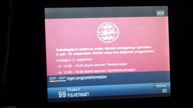 2021_09_02_HWI1_004.JPG
Folketinget, DR Mux Syd, SFN Sønderjylland (Åbenrå/Flensburg), K40. Während der Parlamentsferien in Dänemark vom 05.07. bis 15.09.2021 wurde der Programminhalt reduziert, häufig war lediglich diese Infotafel zu sehen.
Schlüsselwörter: TV Tropo Überreichweite UHF DVB-T2 DTT digital Dänemark Danmark MPEG-4 FTA Folketinget DR Mux Syd Åbenrå Flensburg K40