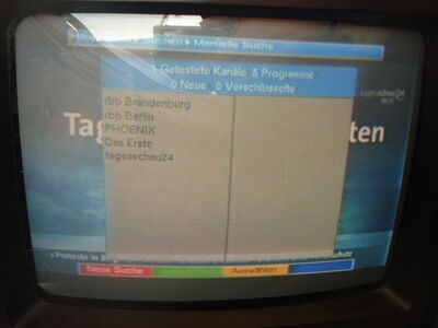 2013_07_24_PCH1_003.JPG
Und wieder mal setzt sich das rbb-Bouquet auf K27 gegen das ZDF-Paket aus Uelzen durch
Schlüsselwörter: TV DX Tropo Überreichweite DVB-T DTT digital terrestrisch UHF K27 rbb Berlin ZDF Uelzen