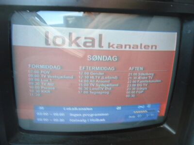 2013_08_27_PCH1_004.JPG
Lokalkanalen (nichtkommerzielles sog "Sendeswamvirkhed"), DIGI TV 1 Øst, SFN Nanskov/Vordingborg, K58
Schlüsselwörter: TV DX Tropo Überreichweite DVB-T DTT digital terrestrisch Dänemark Danmark DIGI 1 Øst Lokalkanalsen K58