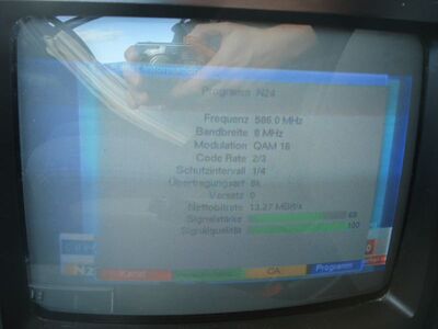 2013_08_27_PCH1_005.JPG
N24, Pro7.Sat1, Kiel (FMT Amselsteig), K35
Schlüsselwörter: TV DX Tropo Überreichweite DVB-T DTT digital terrestrisch N24 P7S1 pro7 sat1 Kiel Amselsteig UHF K35