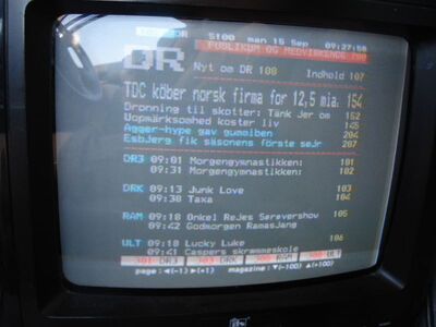 2014_09_15_PCH1_004.JPG
Videotext von DR Test, SFN Nakskov/Vordingborg/Jyderup, K34. Auch bei "DR Test" ist der DR-einheitliche VT ("DR Tekst-TV") zu sehen
Schlüsselwörter: TV DX Tropo Überreichweite DVB-T DTT digital UHF Dänemark Danmark DR Ramasjang DR Test DIGI TV2 Nakskov Vordingborg K34 VT Videotext Tekst-TV