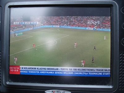 2015_10_02_PCH1_007.JPG
Und auch aus östlicher Richtung kam etwas an:
Polsat Sport News, TP Emitel Mux-2, SFN Gdansk/Gdynia/Lebork, K35
Schlüsselwörter: TV DX Tropo Überreichweite DVB-T DTT digital UHF Polen Polska Polsat Sport News Emitel-Mux2 Gdansk Lebork K35