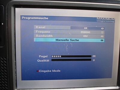 2016_05_20_PCH1_001.JPG
Für den DVB-T2-Pilotmux aus Hamburg auf K44 reichte der Empfang nicht. Da der TS 6800 die Signalstärke nur anzeigt, falls er ein Signal einlesen kann, musste ich den Maximum T-1300 zu Hilfe nehmen
Schlüsselwörter: TV DX DVB-T2 Tropo Überreichweite Pilot Multiplex Pilotmux Hamburg K44 zu schwaches Signal