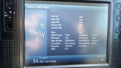 2020_05_29_PCH1_001.JPG
Sendeparameter "DR Test-Kanal", DIGI TV 1 Fyn, SFN Svendborg/Tommerup, K35. Wurde nur kurzzeitig ausgestrahlt. Zunächst lief dort DR 2 in Full HD (1080i), in den letzten Tagen vor der Neuaufstellung der Terrestrik wurde eine Promo-Schleife gezeigt
Schlüsselwörter: TV Tropo Überreichweite DTT DVB-T Dänemark Danmark DIGI DIGI1 Fyn Svendborg Tommerup DR Test-Kanal Testkanal Full HD FTA K35 Parameter