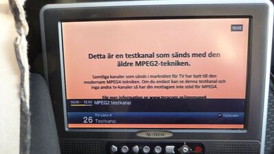 2021_10_29_PCH1_012.JPG
"MPEG2 testkanal", SVT 1 HD Skåne,  Teracom Nät 1 Skåne, SFN Skåne Län (außer Raum Helsingborg), K41. Dieser Testkanal strahlt ebenfalls eine Hinweistafel in MPEG-2 aus, um Zuschauer mit älteren MPEG-4 only Geräten zu informieren.
Schlüsselwörter: TV DX Tropo Überreichweite digital DVB-T MPEG2 Testkanal Hinweistafel Schweden Sverige Teracom Nät 1 Skåne Län K41