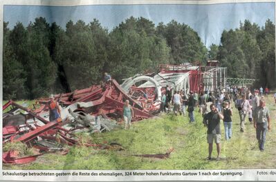 Sprengung des Sendemastes Gartow I (SVZ vom 21.09.2009)
Schlüsselwörter: Höhbeck Gartow Sprengung Sendemast Richtfunkstrecke RiFu